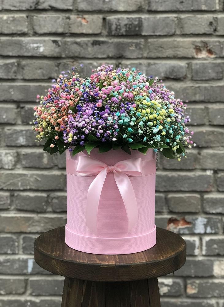 Цветочная композиция из Гипсофила и Розы в шляпной коробке в Краснослободске Республики Мордовия