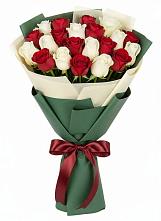 Букет Микс из красных и белых роз в Краснослободске Республики Мордовия