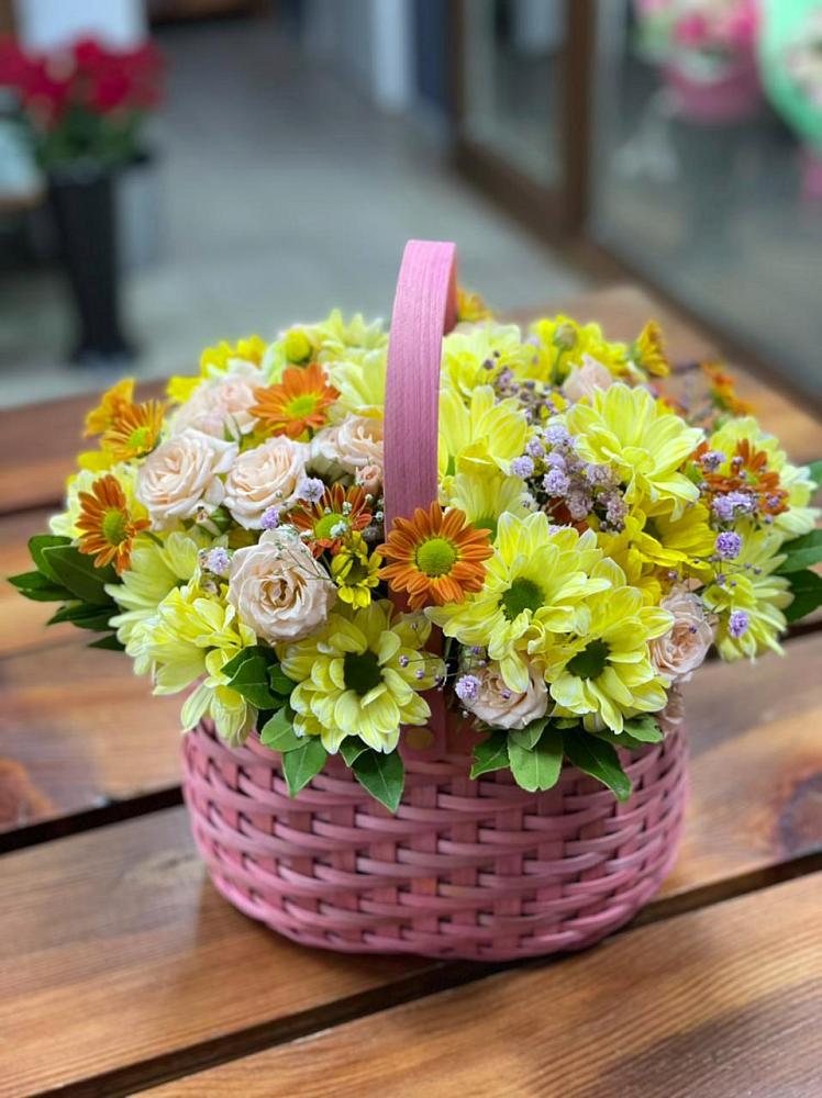 Цветочная композиция из Хризантемы и Розы в корзине в Краснослободске Республики Мордовия