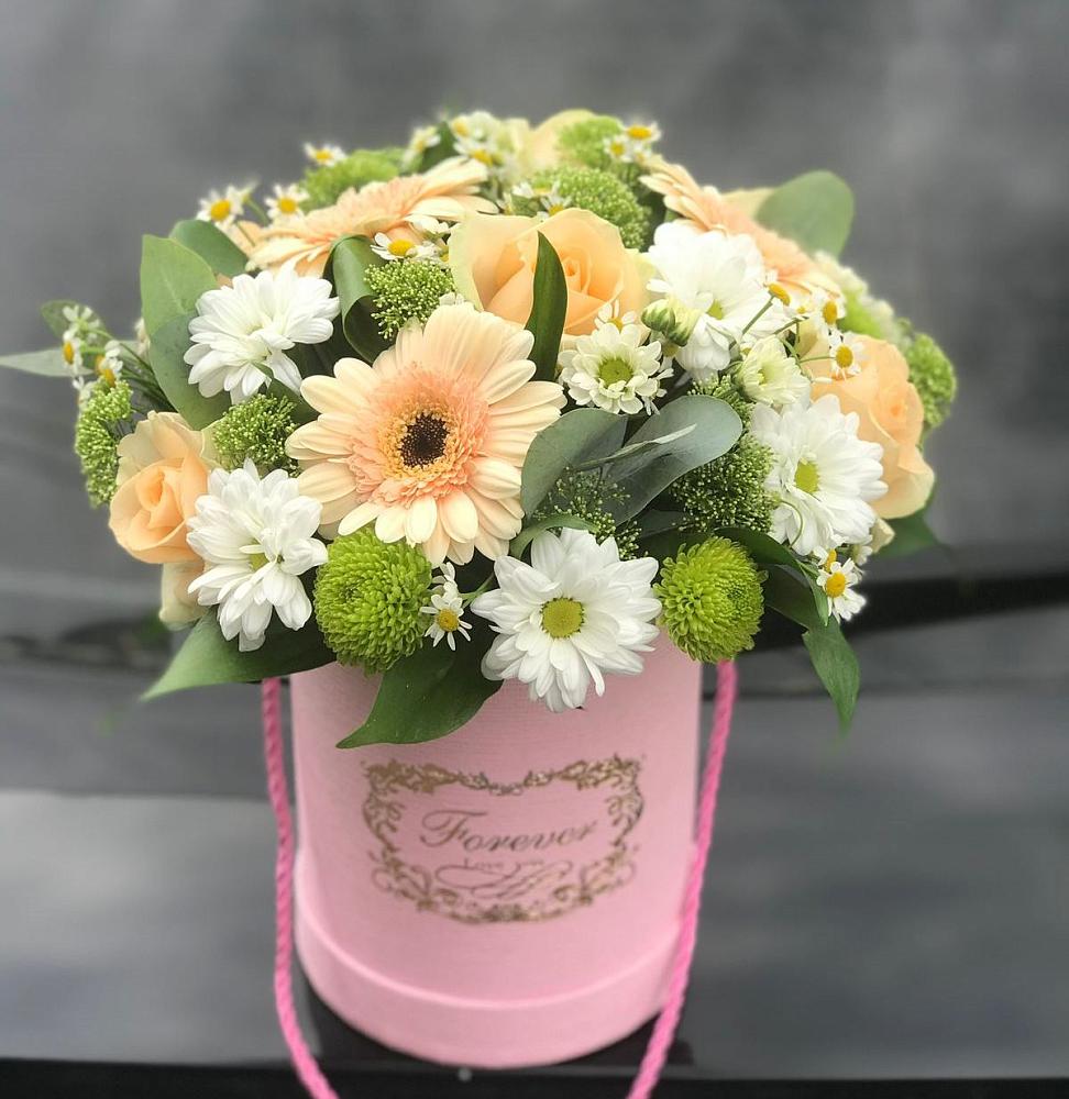 Цветочная композиция из Розы, Герберы и Хризантемы в шляпной коробке в Краснослободске Республики Мордовия