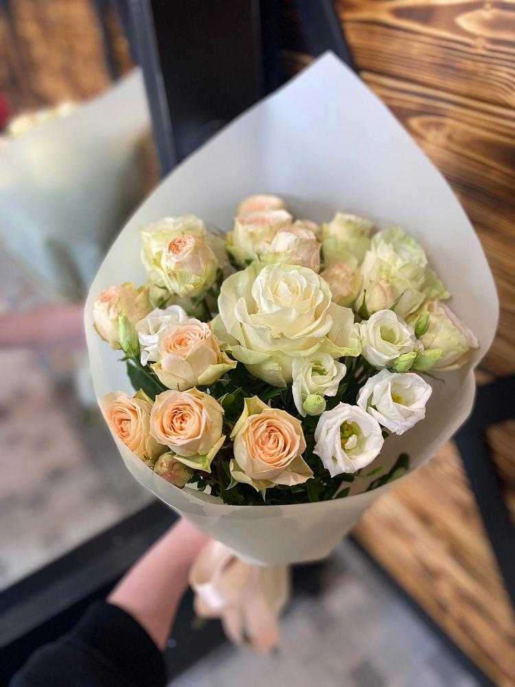 Букет цветов из: Розы и Лизиантусы в Краснослободске Республики Мордовия