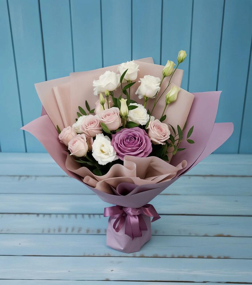 Букет цветов из: Розы и Лизиантусы в Краснослободске Республики Мордовия